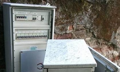 Centralino della polizia in tilt: la colpa è di un fulmine caduto a Santhià
