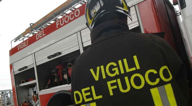 Minimarket di viale Manzoni a fuoco: è stato il proprietario