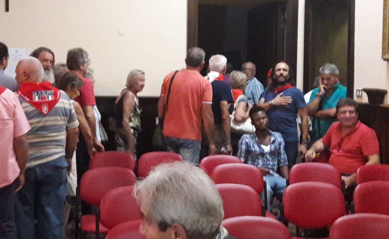 Nessuna scusa per l’invito in città dell’esponente di Casa Pound: in consiglio la polemica dei rappresentanti dell’Anpi