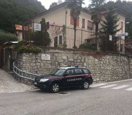 Ruba le offerte in chiesa, denunciato
