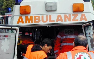 Tragica scoperta podista trova un corpo senza vita nei boschi