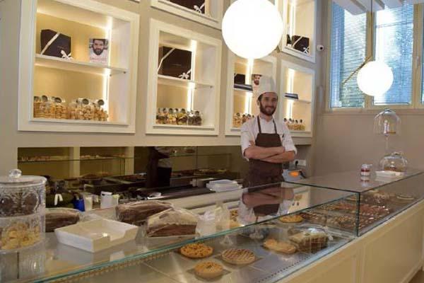 Aperta a Novara la nuova pasticceria di Cannavacciuolo