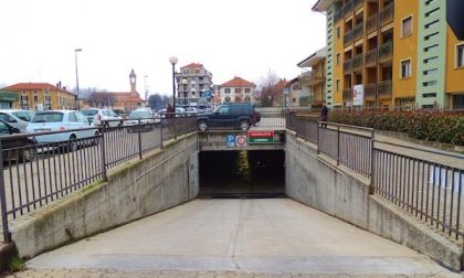 Borgomanero, il Comune chiude anche il parcheggio "Le Mura"