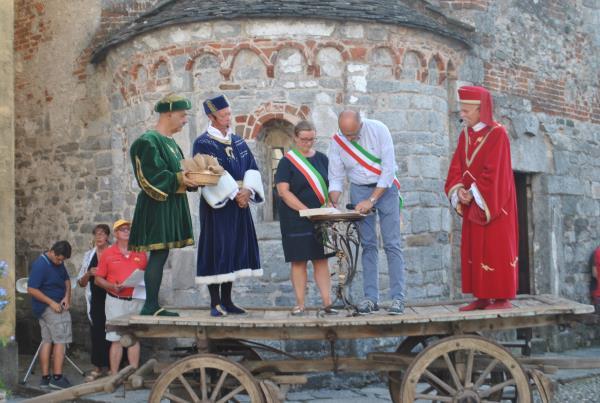 Cureggio e Fontaneto, firmata la pace