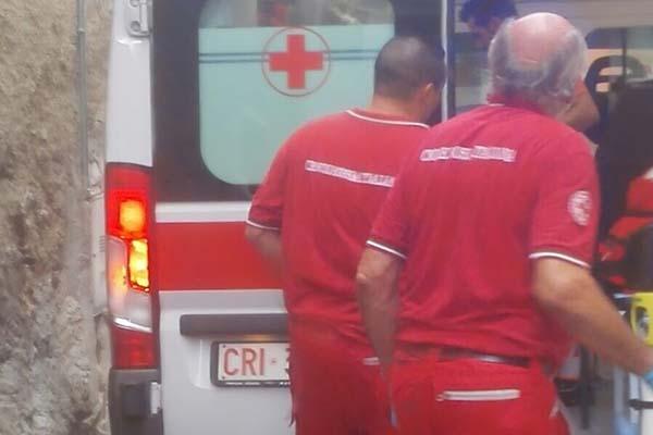 Donna si sente male in casa: aiutata dai Vigili del fuoco