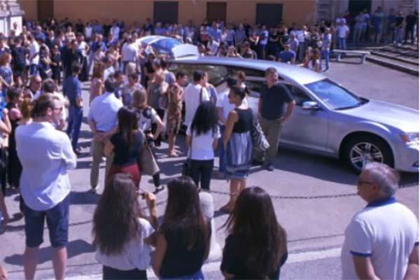 In tanti a Cavaglio per l’addio ad Alessandra