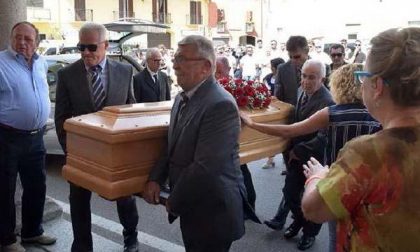 L’ultimo saluto a Valentina, la mamma morta nel canale