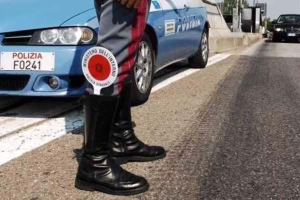 Polstrada di Romagnano ferma la gita: il bus aveva le gomme lisce