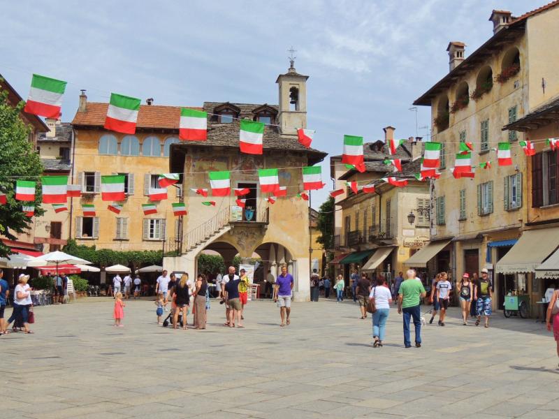 Orta in festa con gli alpini