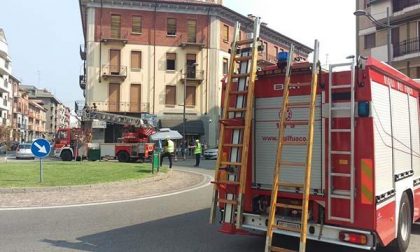 Palo pericolante in largo Leonardi, intervento dei Vigili del fuoco