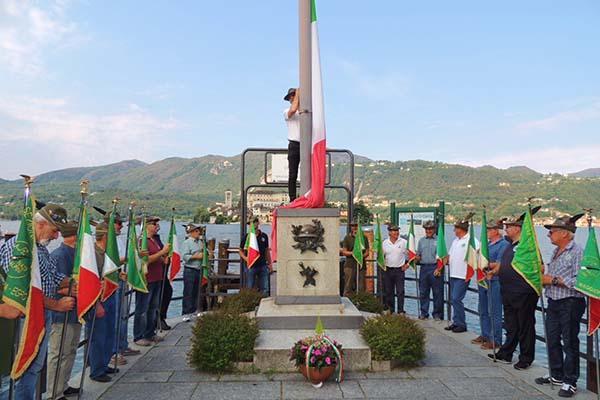 Penne nere in festa ad Orta (FOTOGALLERY)