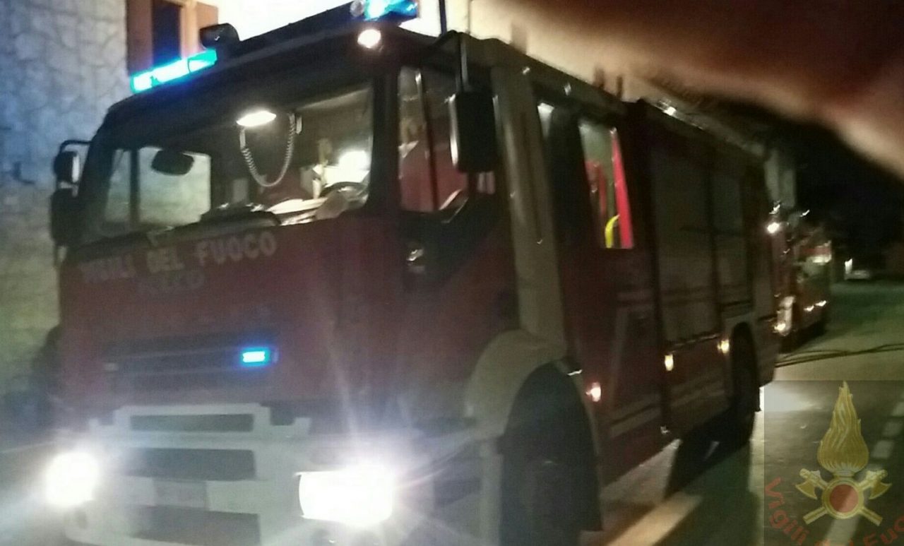 A fuoco i cassonetti dei rifiuti a Novara