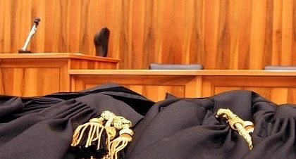 "Il prof mi ha rotto un braccio" Il caso alla Cavallini