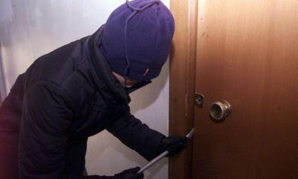 Casa a soqquadro e via tutto l'oro