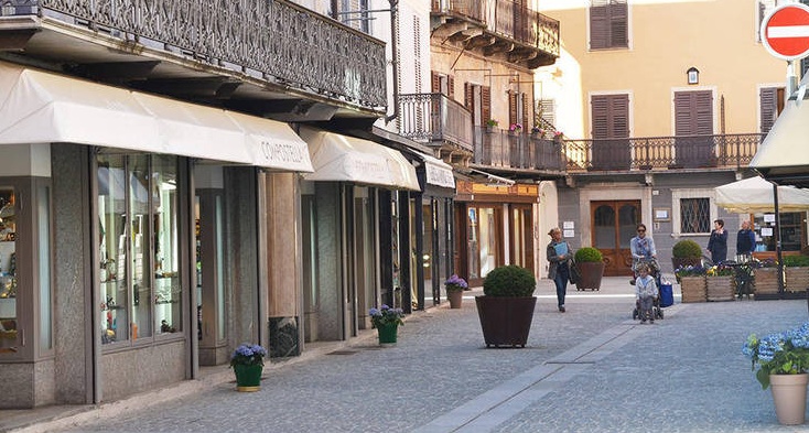 Fa il furbo fingendosi organizzatore di eventi: commercianti attenzione