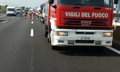 Terribile incidente sulla A4: uomo incastrato fra le lamiere