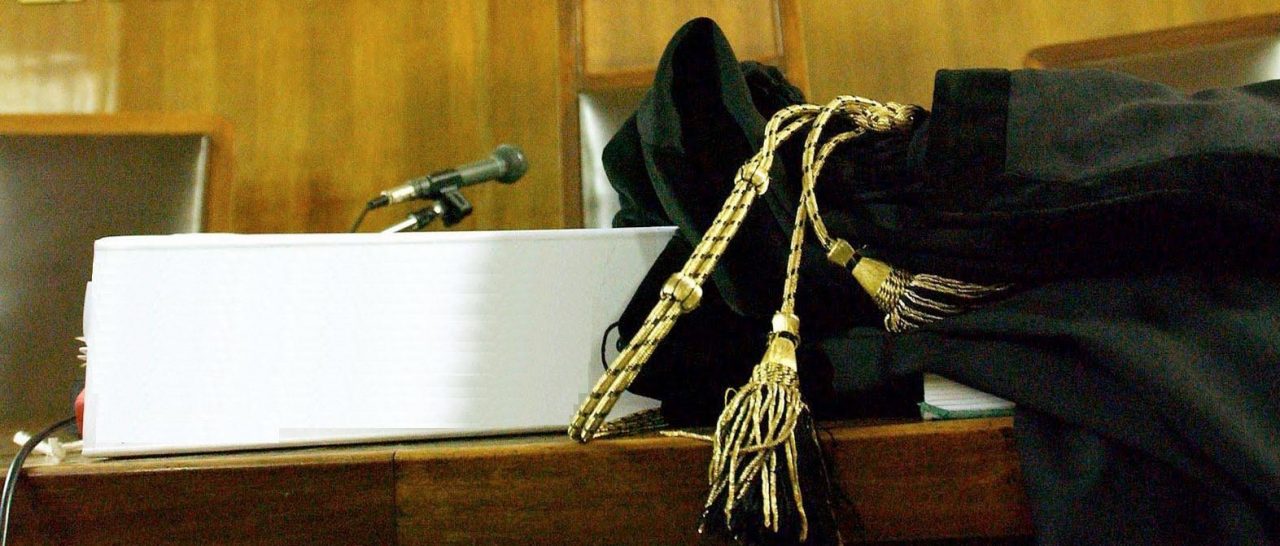 Ruba bici e malmena il proprietario al cantiere nautico di Arona