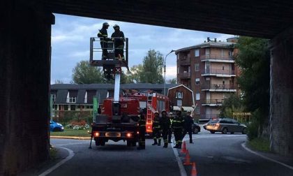 Caduta di calcinacci sulla Domodossola-Milano