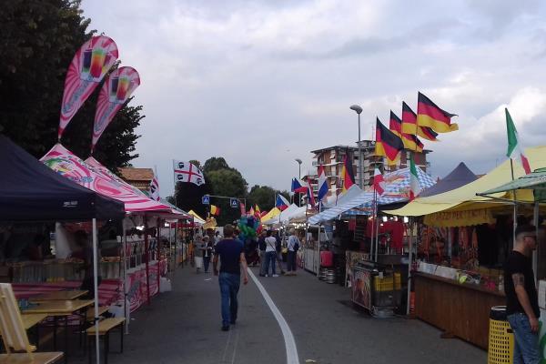 Fino a domenica il lungo agogna è un ristorante a cielo aperto