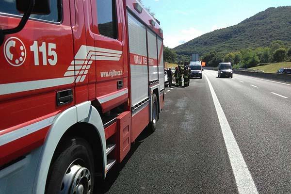 Incendio in A26  a un camion