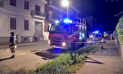 Incidente in viale Volta, auto finisce contro un palo