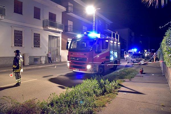 Incidente in viale Volta, auto finisce contro un palo