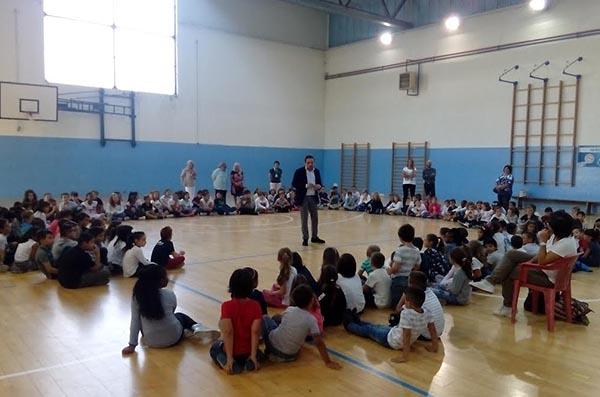 Ritorno in classe, il sindaco in visita alla Bottacchi e alla Fratelli di Dio
