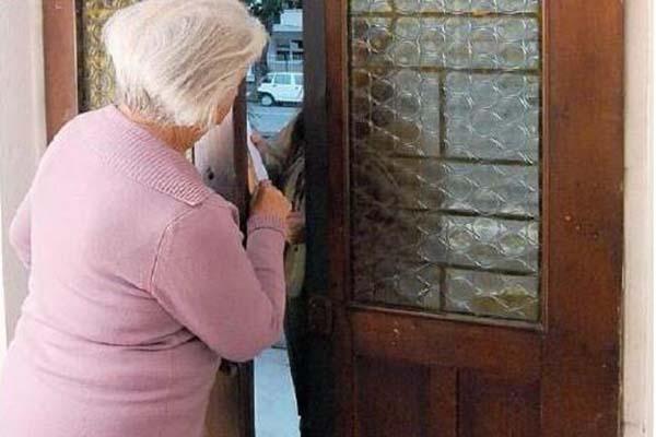 «Suo figlio è in carcere. Servono 2.500 euro»