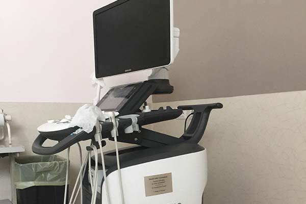 Un nuovo ecografo per Ostetricia, Ginecologia e Pediatria dell’Ospedale di Borgomanero