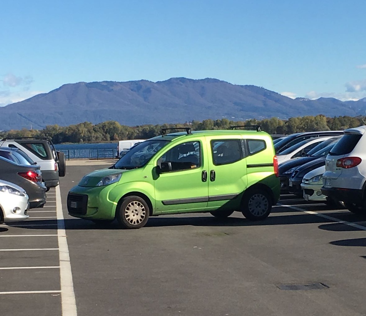 E quell’auto come è finita lì?
