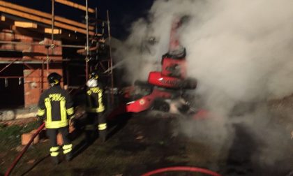Incendio in un cantiere