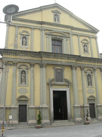 Rubano Gesù bambino nella chiesa del Rosario