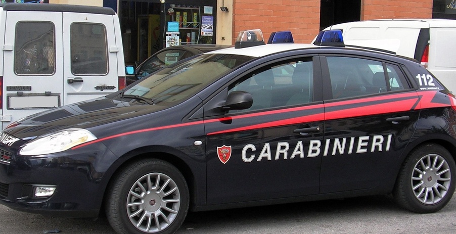 Tentano il colpo in ospedale: carabinieri finti pazienti li beccano