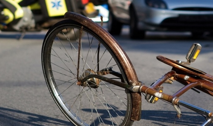 Travolta mentre pedala: vittima una donna