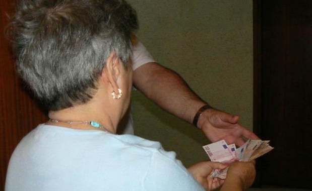 Truffe agli anziani: 11 arresti