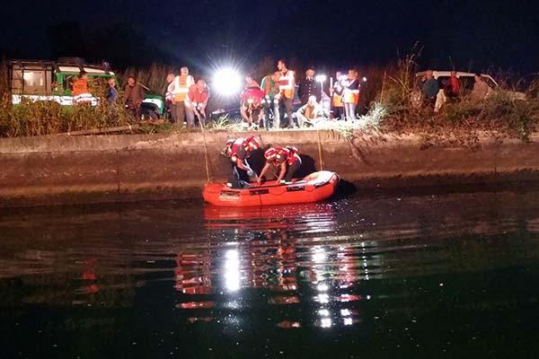 Cerca di salvare il suo cane: cacciatore muore nelle acque del Regina Elena