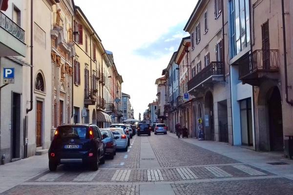 Corsi, la proposta: “Prima ora di sosta gratuita”