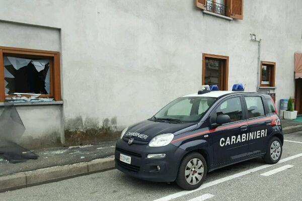 Furto in un bar di Trecate
