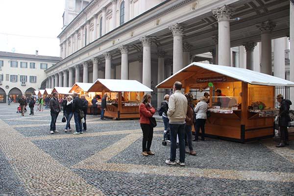 Mercatino di Natale di Bolzano, in tanti all’anteprima a Novara
