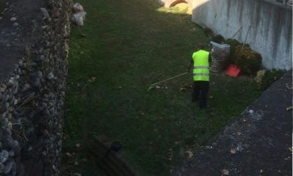 Portici puliti lavorano i cantieristi Assa
