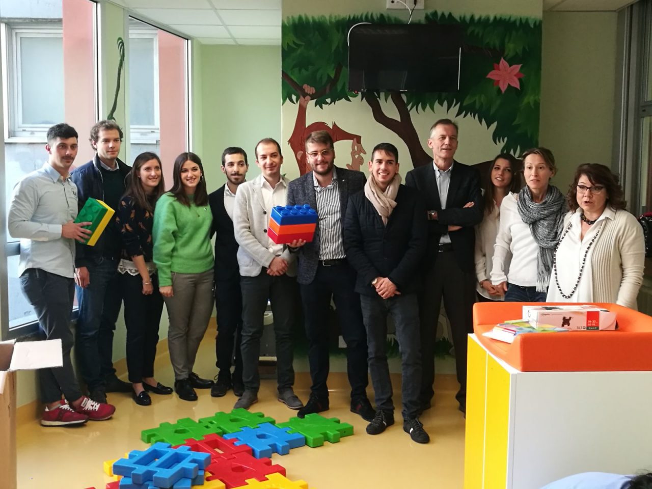 Donazione giochi e materiale in pediatria una bella sorpresa