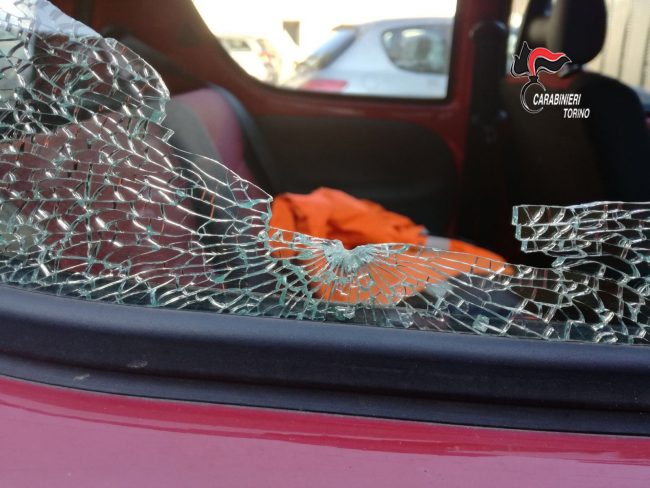 Subisce sorpasso e spara all’auto dell’altro