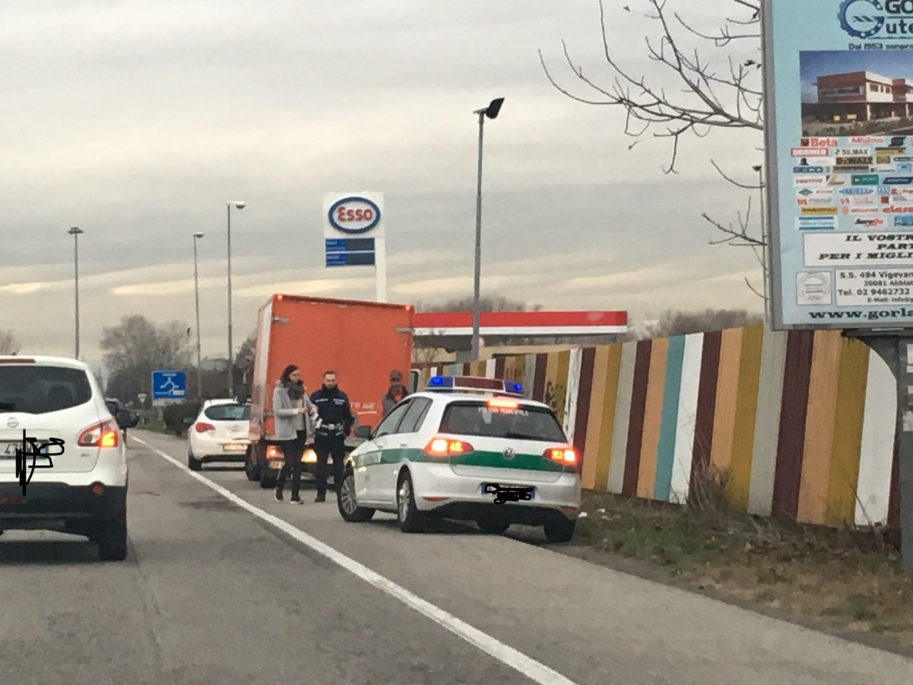 Tamponamento Trecate auto e tir