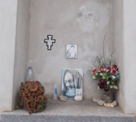 Teschio compare nell’intonaco della cappella