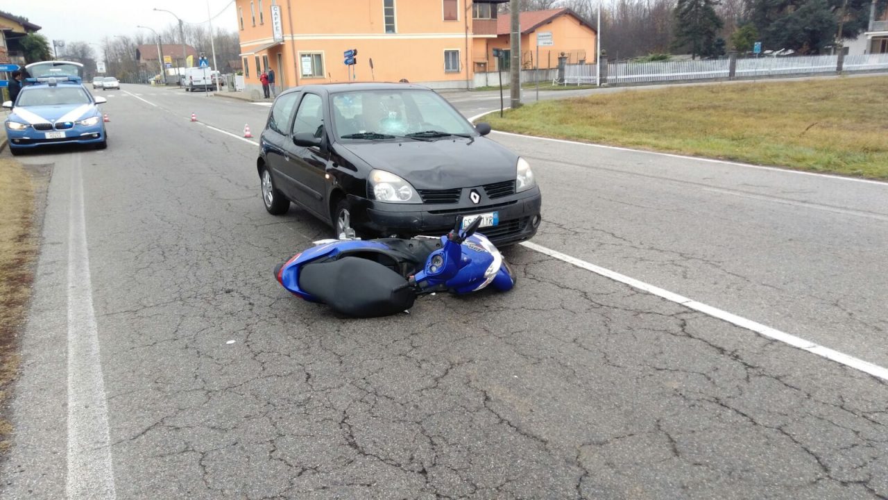 Motociclista ferito sulla Statale 229