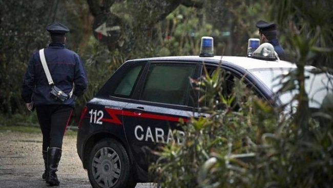 Cadavere putrefatto ritrovato in una valigia