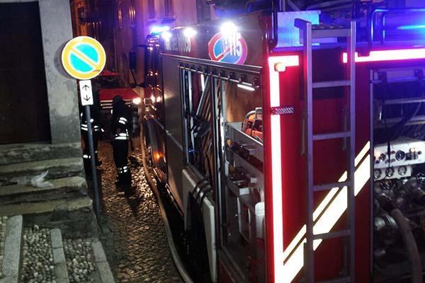 Casa distrutta dalle fiamme, Gozzano si mobilita