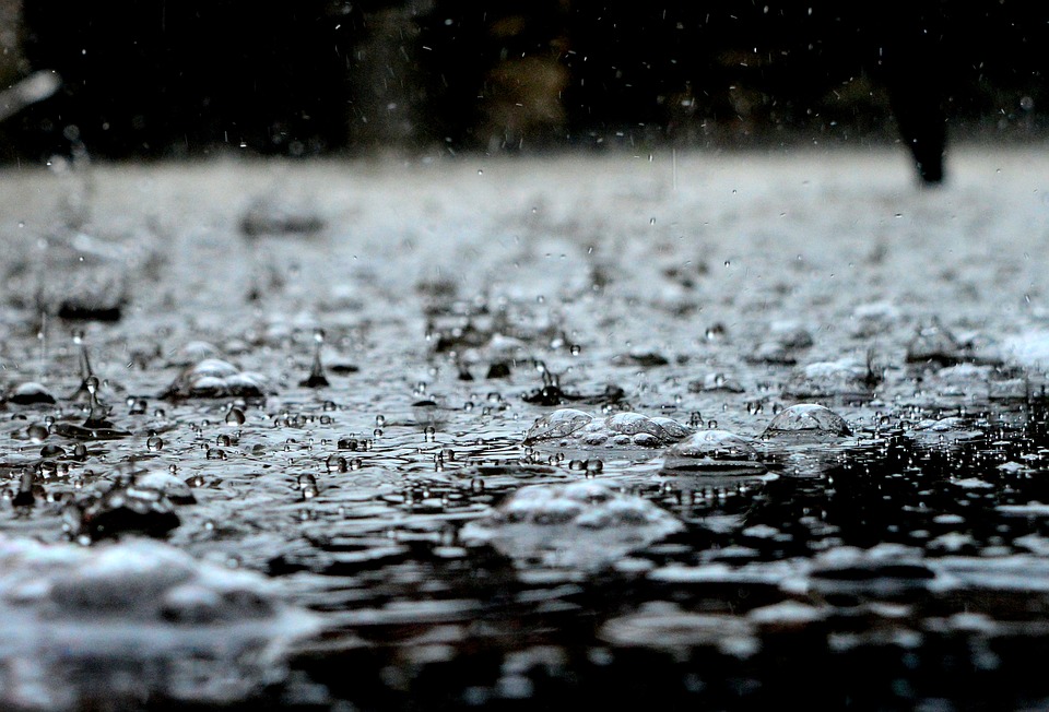 Meteo: tempo instabile con rovesci e temporali