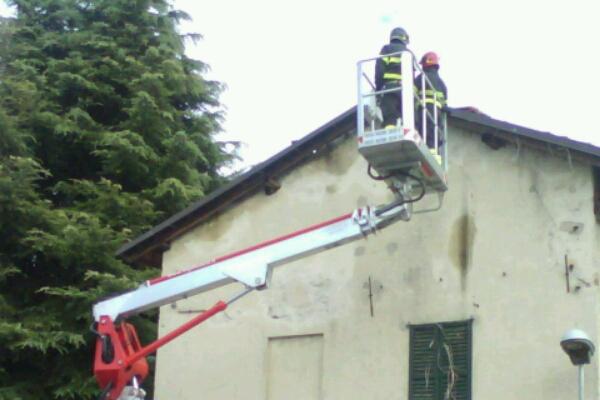 Edificio pericolante a Dormelletto, intervento dei Vigili del fuoco