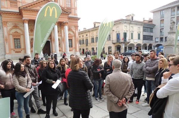 In piazza Martiri la selezione di McDonald’s Borgomanero